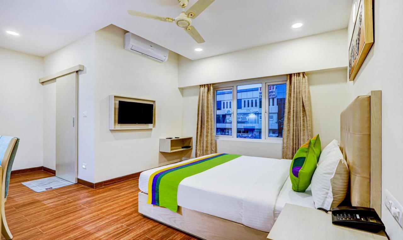 Treebo Galaxy Suites Mathikere Бангалор Экстерьер фото